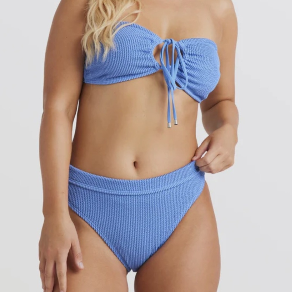 ⭐️NWT Billabong Bikini